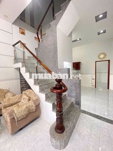 Nhà lầu 3 phòng hẻm 3/2 (gần Đại học Cần Thơ)