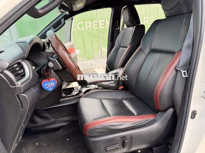 Toyota Fortuner Legender 2020 2.4 4x2 AT Trắng