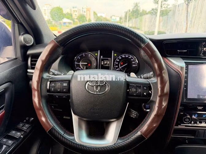 Toyota Fortuner Legender 2020 2.4 4x2 AT Trắng