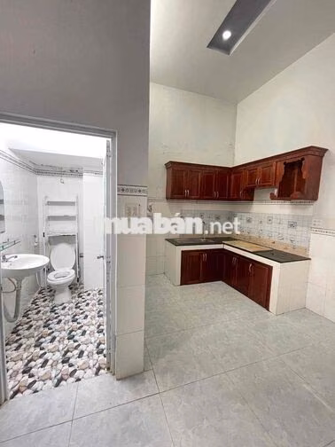 Nhà lầu 3 phòng hẻm 3/2 (gần Đại học Cần Thơ)
