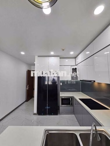 bán căn hộ cao cấp gold view Q4.
