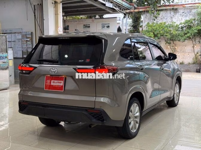 Innova Cross V 2024 - CTY XHĐ đủ - Giá Còn Giảm