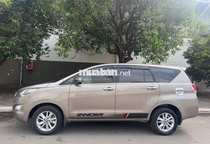 Toyota INNOVA 2019E Nâu đồng Số sàn Xe GiaĐình bán
