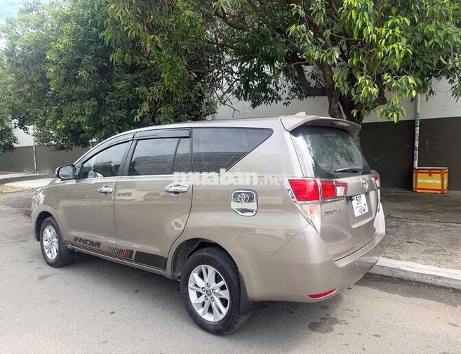 Toyota INNOVA 2019E Nâu đồng Số sàn Xe GiaĐình bán