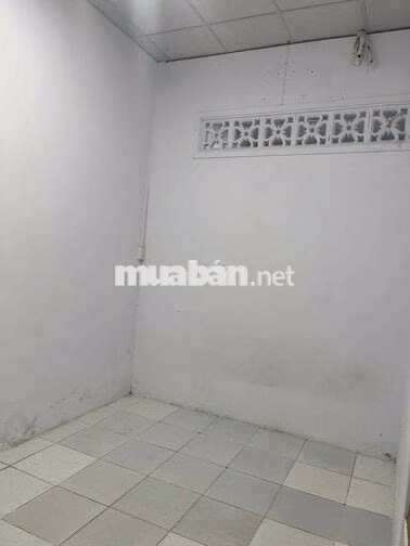 Cho Thuê Nhà Ngay Đại Học Công Thương - DT 4x20m Cấp 4 Gác Lửng 2Pn