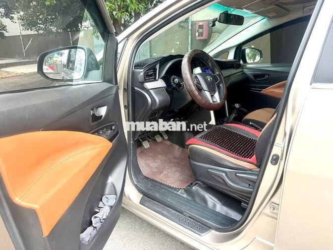 Toyota INNOVA 2019E Nâu đồng Số sàn Xe GiaĐình bán