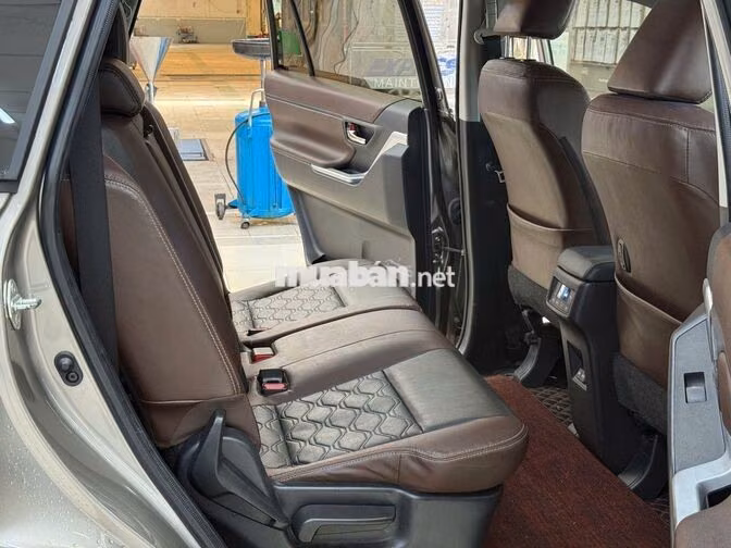 INNOVA CROSS 2.0V XHĐ ĐỦ - GIÁ CÒN GIẢM