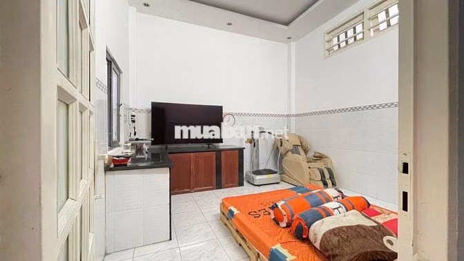 BÁN NHÀ SÂN VƯỜN GẦN CHỢ BÀ ĐIỂM, MT ĐƯỜNG 10M