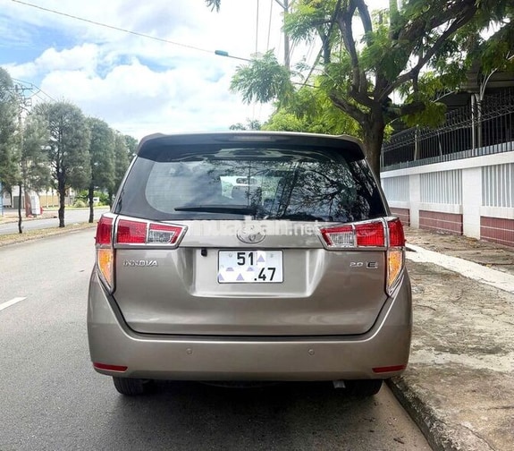 Toyota INNOVA 2019E Nâu đồng Số sàn Xe GiaĐình bán