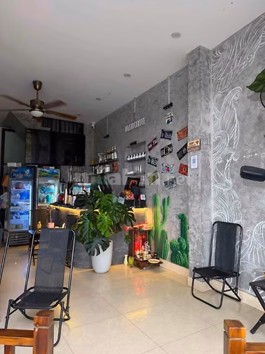 Cho thuê mặt bằng (mặt HỒ LINH QUANG) để kinh doanh - 1 tầng - mặt tiề
