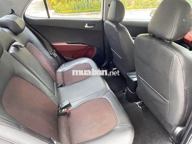 Hyundai Grand i10 2018 Tự động Trắng 8 vạn km