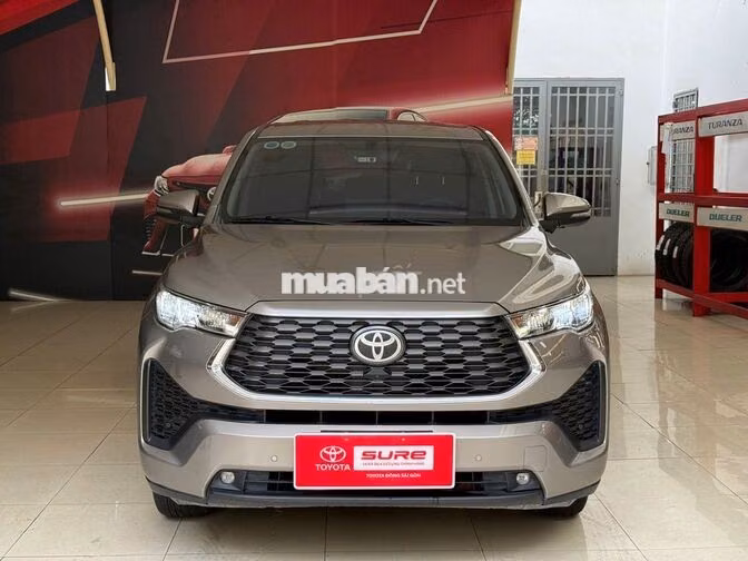 INNOVA CROSS 2.0V XHĐ ĐỦ - GIÁ CÒN GIẢM