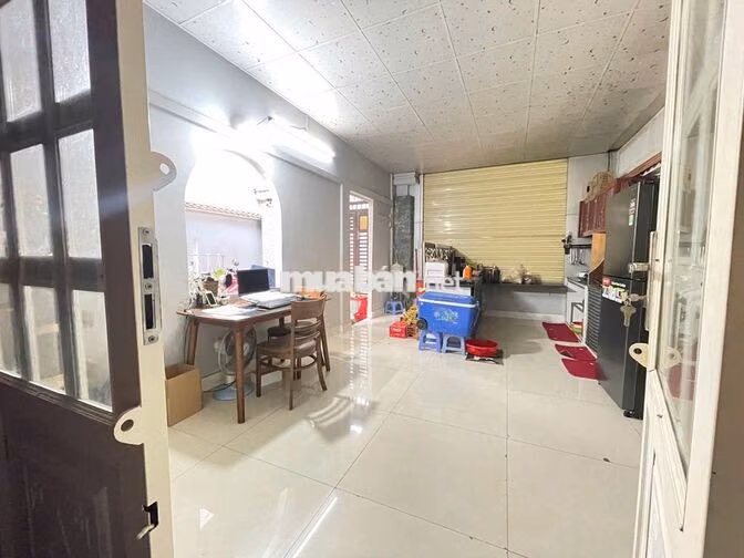 BÁN NHÀ SÂN VƯỜN GẦN CHỢ BÀ ĐIỂM, MT ĐƯỜNG 10M