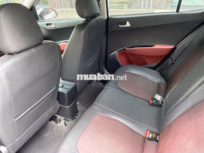 Hyundai Grand i10 2018 Tự động Trắng 8 vạn km