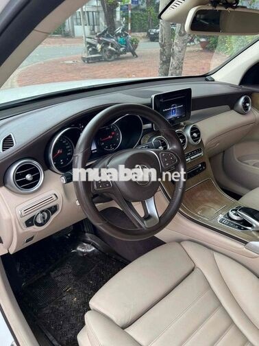 Mercedes-Benz GLC 250 4Matic 2019 Trắng 8 vạn km