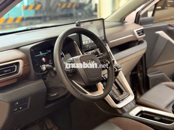 INNOVA CROSS 2.0V XHĐ ĐỦ - GIÁ CÒN GIẢM