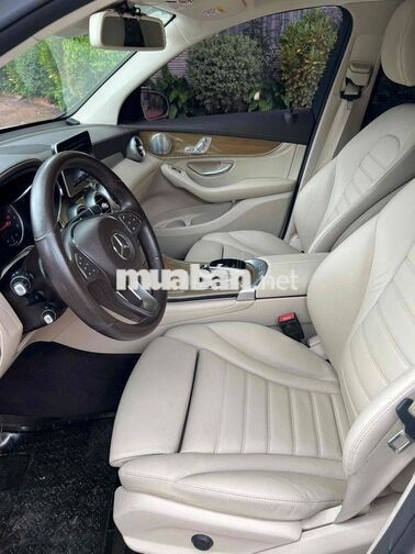 Mercedes-Benz GLC 250 4Matic 2019 Trắng 8 vạn km