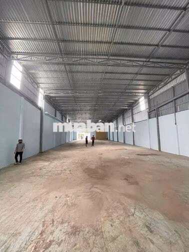 cho thuê xưởng mới 800m2 kiên cố đường container