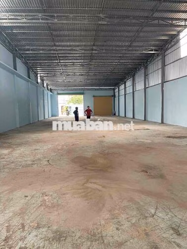 cho thuê xưởng mới 800m2 kiên cố đường container