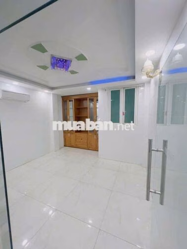 cho thuê nhà sạch đẹp 3.5 tấm hẻm xe hơi 1122 Quang Trung Gò Vấp 15tr
