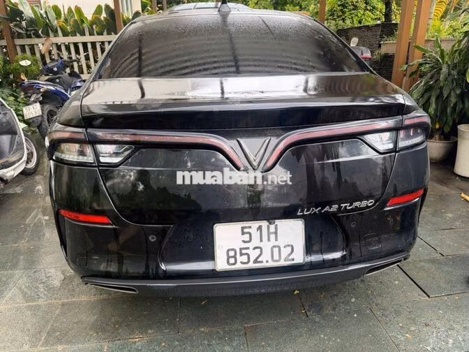 VinFast LUX A2.0 Turbo 2021 Đen 12.062 km