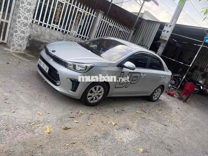 Kia Soluto Số sàn Bạc