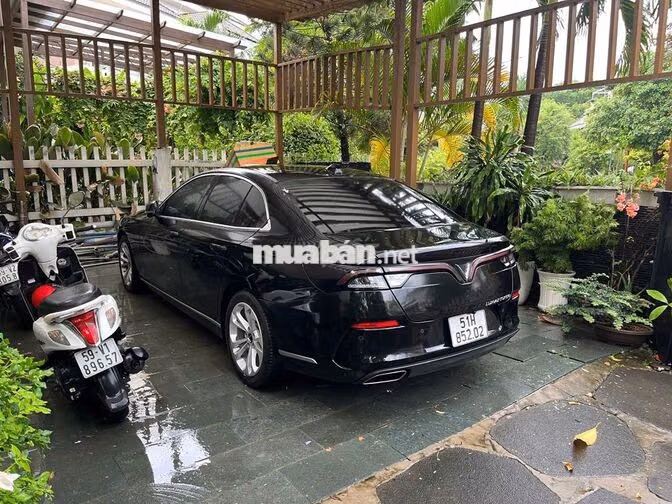 VinFast LUX A2.0 Turbo 2021 Đen 12.062 km