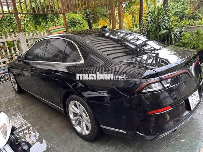 VinFast LUX A2.0 Turbo 2021 Đen 12.062 km
