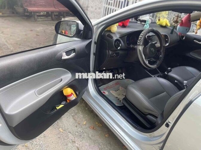 Kia Soluto Số sàn Bạc