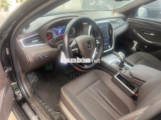 VinFast LUX A2.0 Turbo 2021 Đen 12.062 km