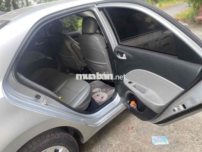 Kia Soluto Số sàn Bạc