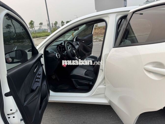 Mazda Mazda 2 Luxury 2023 Trắng 3.8 vạn km
