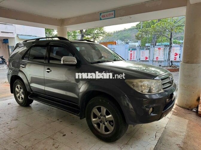 Fortuner Tự động Xám, công ty xuất hoá đơn