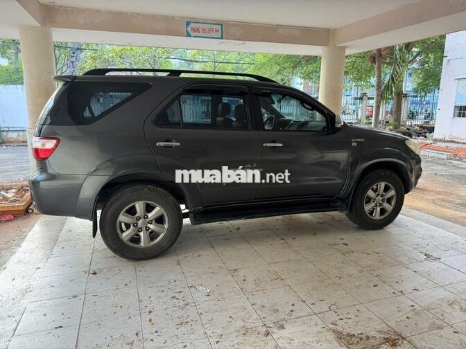 Fortuner Tự động Xám, công ty xuất hoá đơn
