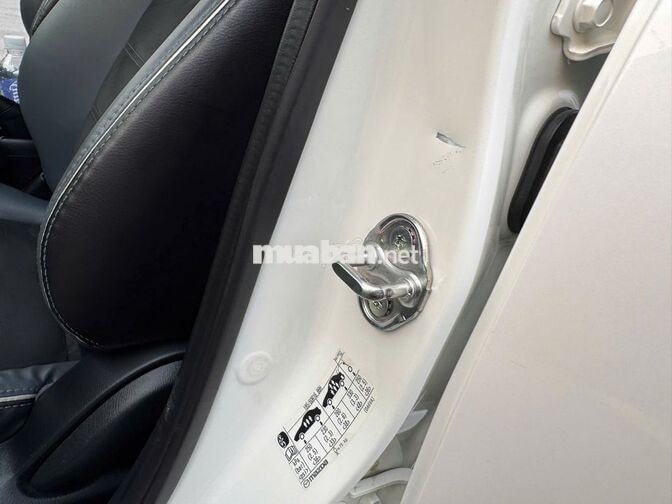 Mazda Mazda 2 Luxury 2023 Trắng 3.8 vạn km