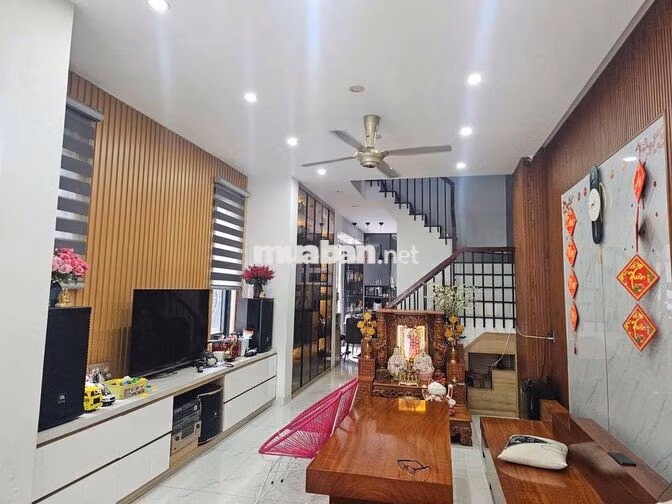 NỢ NGÂN HÀNG CẦN BÁN GẤP NHÀ 2MT GÓC ĐẸP SÁT CHỢ LIÊN KHU 5-6