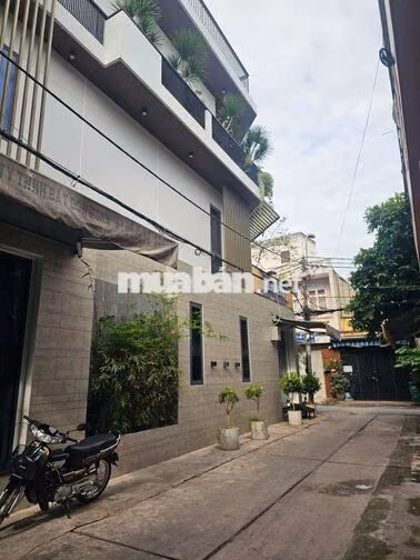 NỢ NGÂN HÀNG CẦN BÁN GẤP NHÀ 2MT GÓC ĐẸP SÁT CHỢ LIÊN KHU 5-6