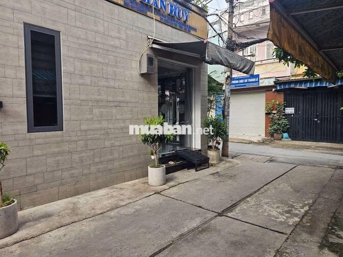 NỢ NGÂN HÀNG CẦN BÁN GẤP NHÀ 2MT GÓC ĐẸP SÁT CHỢ LIÊN KHU 5-6