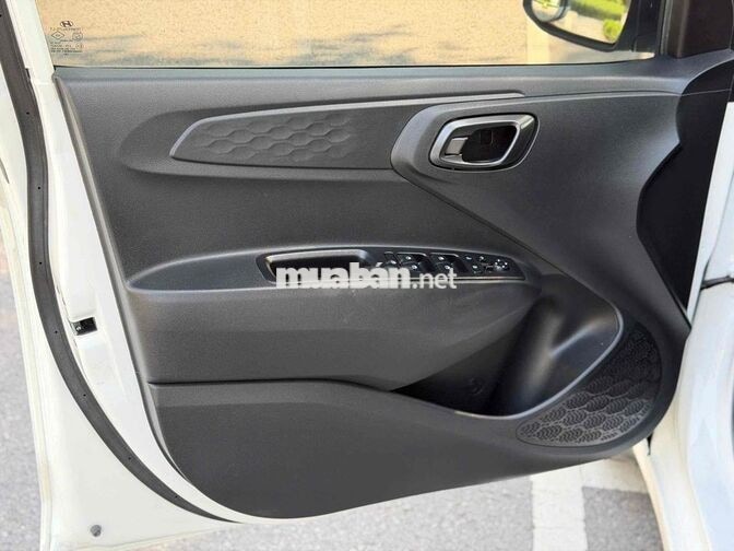 Hyundai Grand i10 2022 1.2AT Tự động Trắng