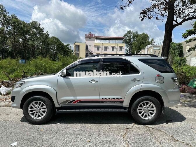 Toyota Fortuner 2.7V 2014 Xăng Tự động Bạc