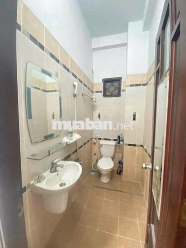 cho thuê nhà hẻm phạm phú thứ p11 tân bình. DT: 4m x 7m trệt lững 6tr