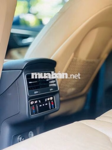 Audi Q7 7 chỗ màu Xanh