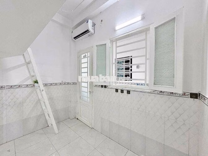 Cho Thuê Phòng Gác Cao Giá Rẻ Nội Thất Gần ĐH Công Thương ĐH Văn Hiến