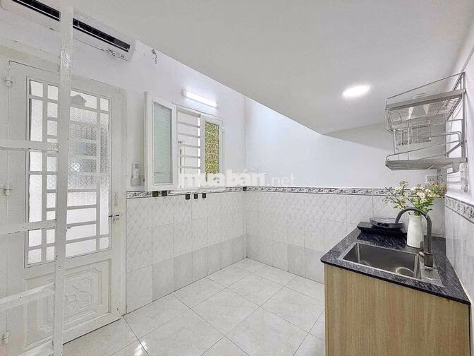 Cho Thuê Phòng Gác Cao Giá Rẻ Nội Thất Gần ĐH Công Thương ĐH Văn Hiến