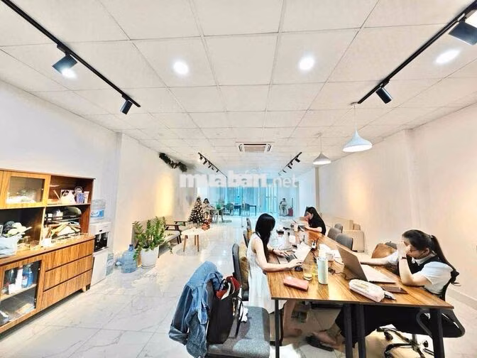 Cho thuê văn phòng tại Láng Hạ 110m2 giá chỉ 20t giờ giấc thoải mái