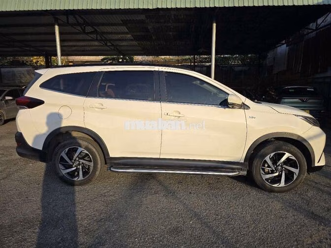 Toyota Rush 1.5 AT 2019 Trắng 7 chỗ