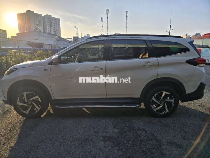 Toyota Rush 1.5 AT 2019 Trắng 7 chỗ
