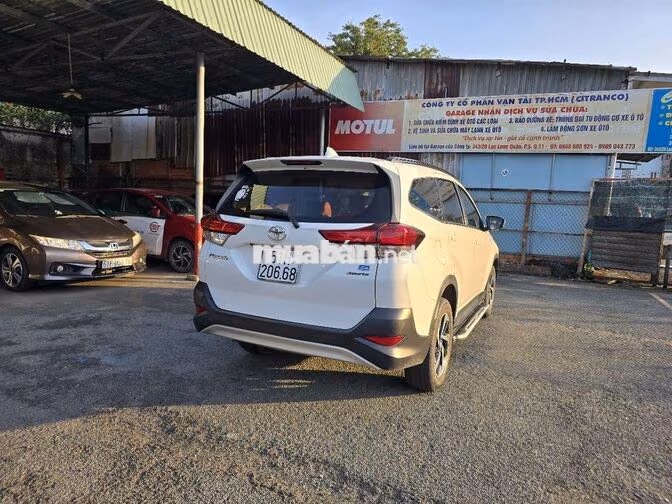 Toyota Rush 1.5 AT 2019 Trắng 7 chỗ