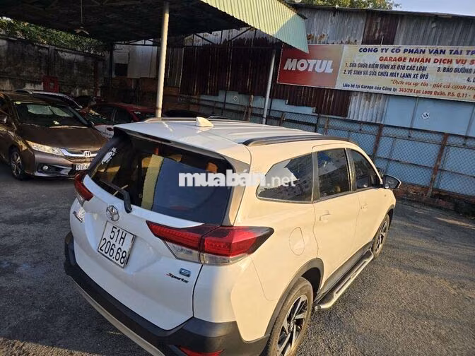 Toyota Rush 1.5 AT 2019 Trắng 7 chỗ