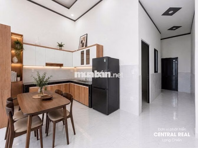 BÁN NHÀ CẤP 4 NGAY ĐƯỜNG LONG CHIẾN 440TR TRẢ TRƯỚC